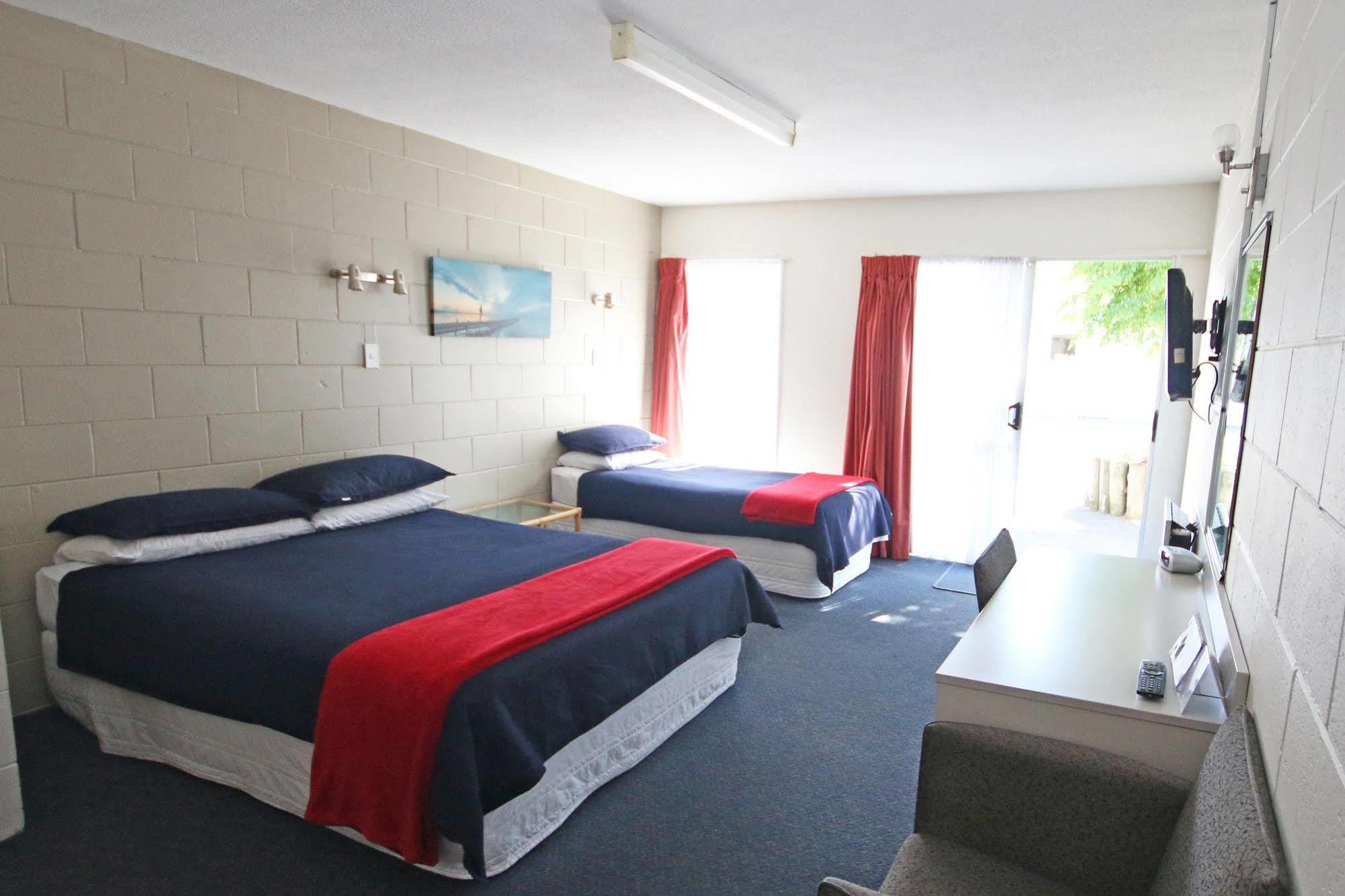 Midway Pacifica Lodge 로어허트 외부 사진