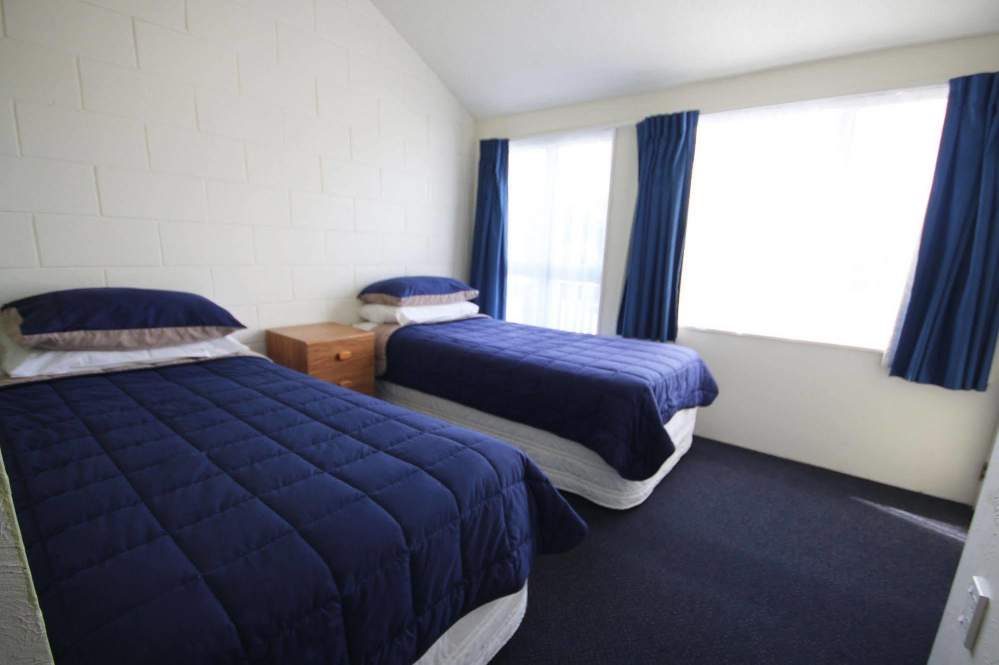 Midway Pacifica Lodge 로어허트 외부 사진